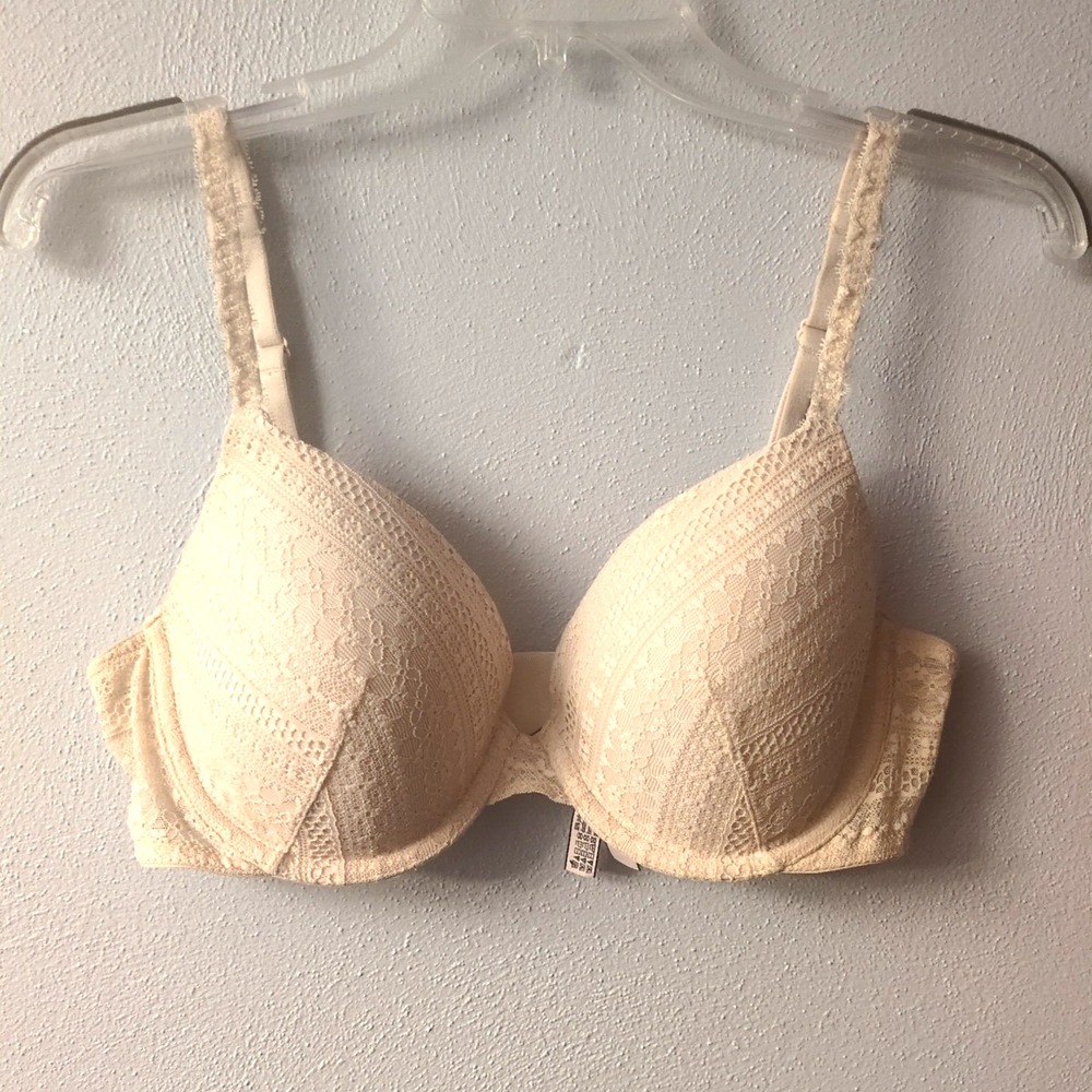 Victoria's Secret Bra Womens Beige 34D Underwire Push Up Lightly‎ Padded Comfort